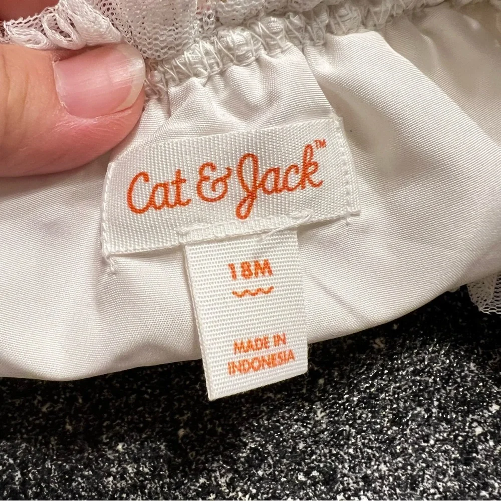 ❤️3/$15 NWT Cat & Jack Toddler Girl’s Tulle Skirt- Cream with Gold 18M